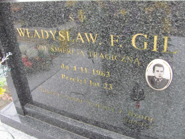 Grób Władysław Gil
